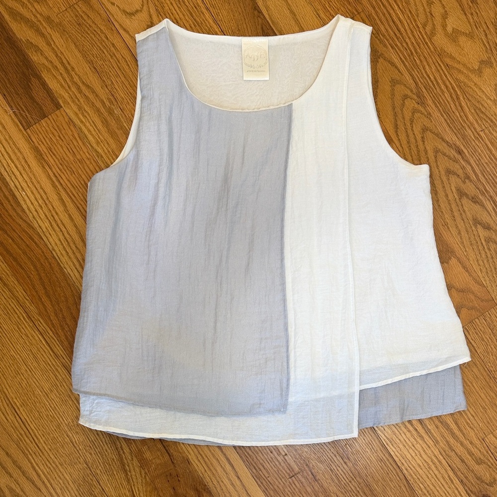Adelaide Fashion Elegant Two-Tone, Multi-tiered Top- Earth-tone, Neutral